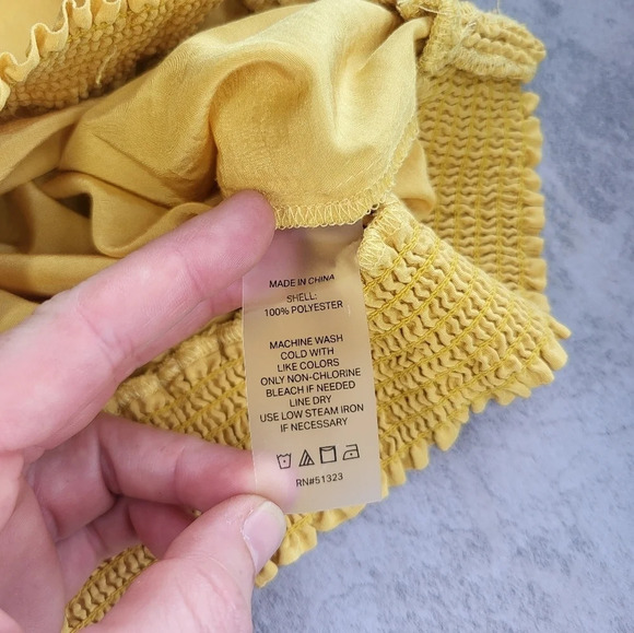 COURT & ROWE Smocked Satin Turtleneck Tank Top Butter Yellow Size Small Office - Picture 11 of 11